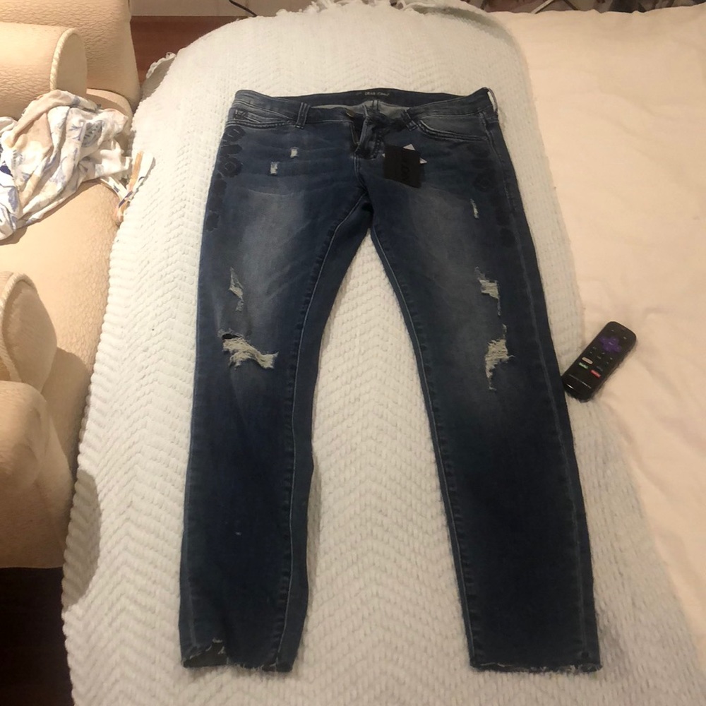 Dear John Embroidered Jean